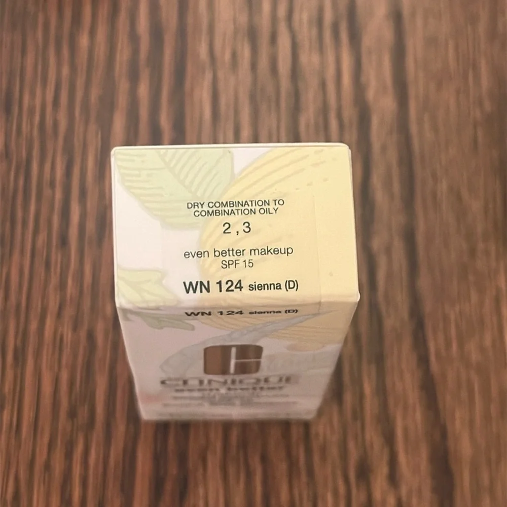 🆕 CLINIQUE Even Better Makeup Broad Spectrum SPF 15 Foundation WN 124 SIENNA